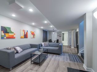 1070 Meadowlands Dr #B, Ottawa, ON K2C3K9