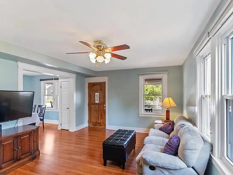 1235 Maple Ave — Photo 5
