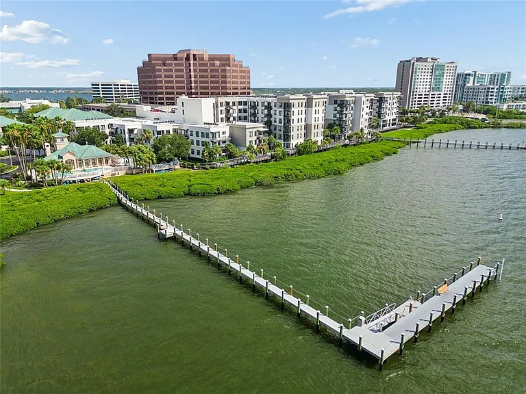 5211 Bay Club Cir — Photo 35