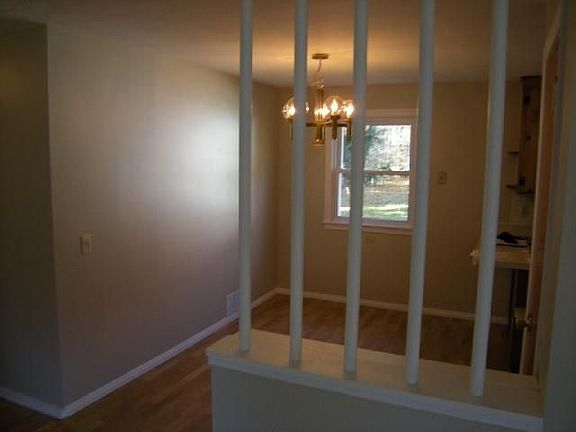 3rd image of 23 Hubbard Dr