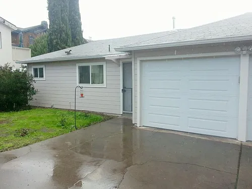 39 Hobart Ave Photo 1