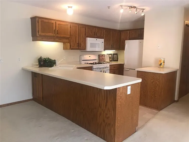 3173 Manitou Dr — Photo 5