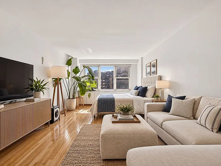 Studio apartment for sale in Murray Hill-Kips Bay