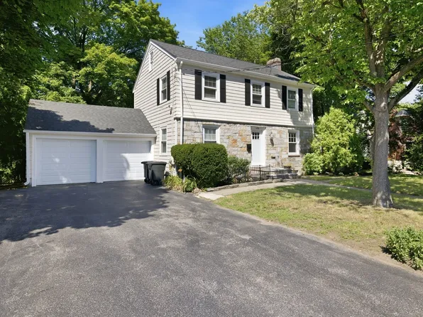150 Cambridge St, Winchester, MA 01890