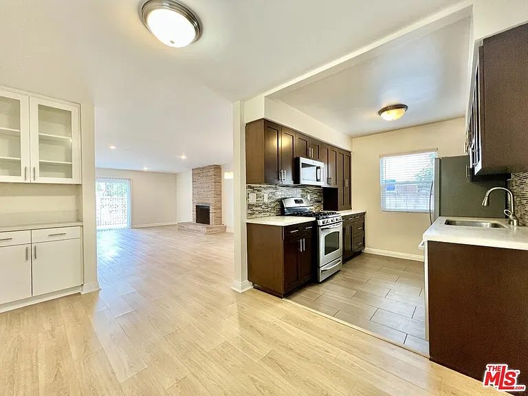 1552 Berkeley St #1 — Photo 10