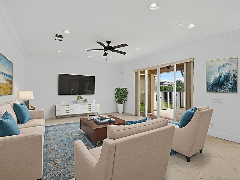8326 Emerald Winds Cir — Photo 11