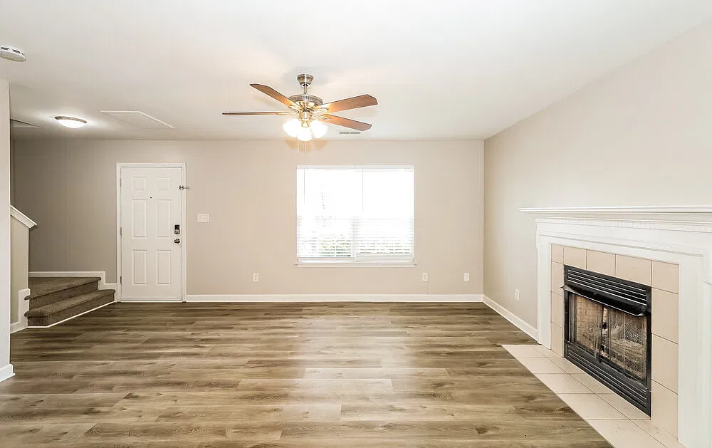 3 bed, 2.5 bath, 1544 sqft, $2,265 — Photo 4
