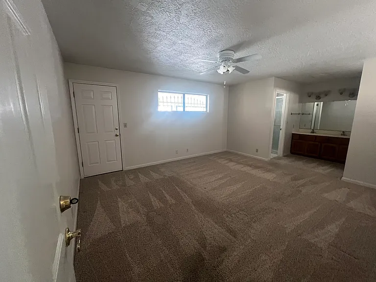 112 Smoketree Ave S — Photo 8