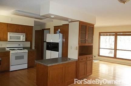 4th image of 134 Birch Dr