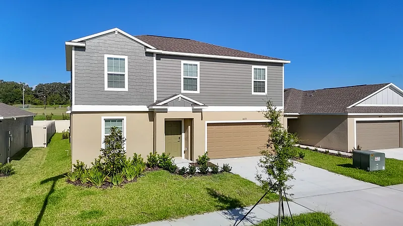 5 bed, 2.5 bath, 2896 sqft, $3,000 — Photo 2