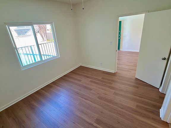 3rd image of 915 E Palmer Ave APT 4