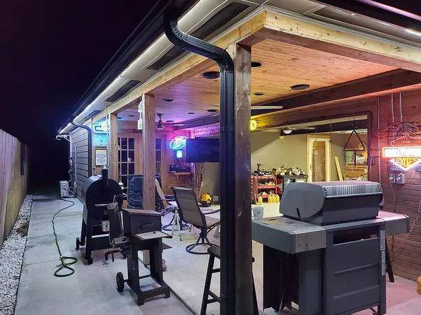 103 East St, Liberty, TX 77575