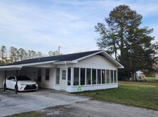 11124 Deep Branch Rd, Maxton, NC 28364