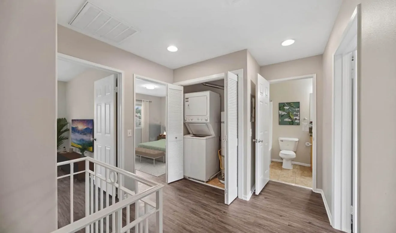 2 bed, 2.5 bath, 989 sqft, $2,700 — Photo 4