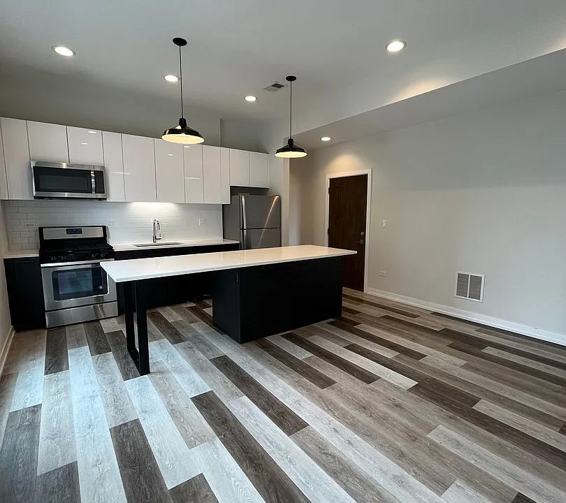 713 N Milwaukee
