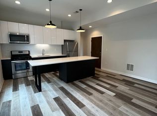713 N Milwaukee, Chicago, IL 60642