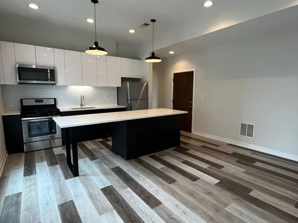713 N Milwaukee