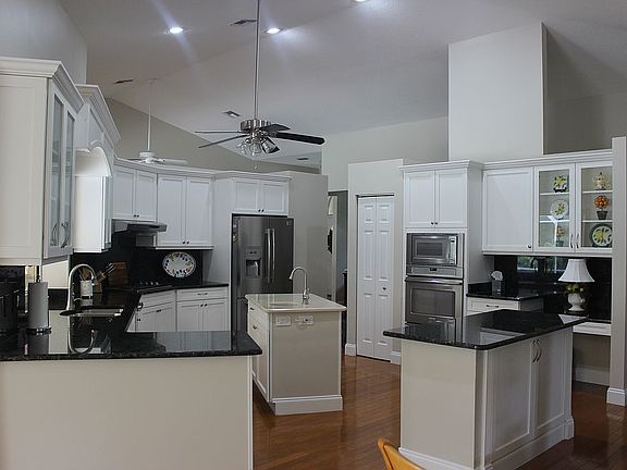 5th image of 3733 SW Thistlewood Ln