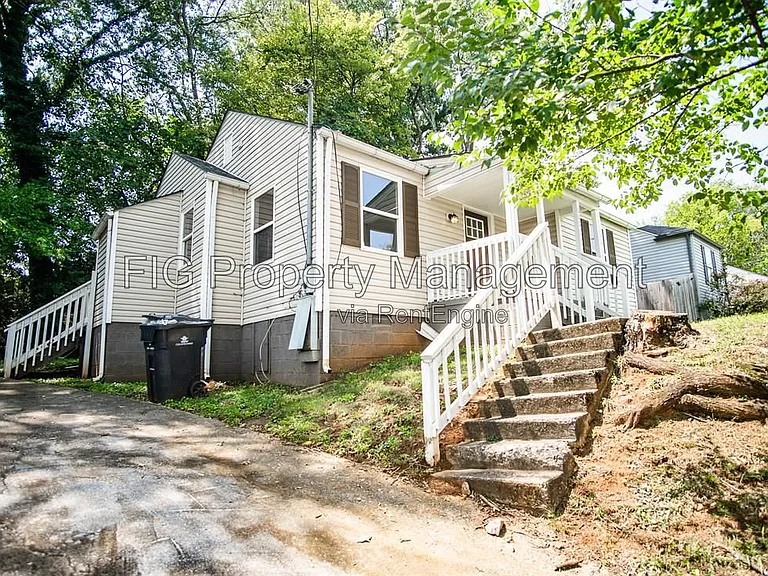 607 Hillview Rd — Photo 2