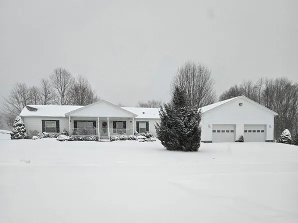 29 Fairfax Pines Dr, Reedsville, WV 26547