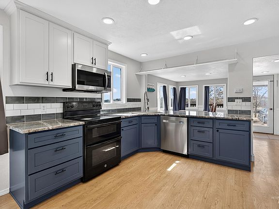 4th image of 23466 Freezeout Rd