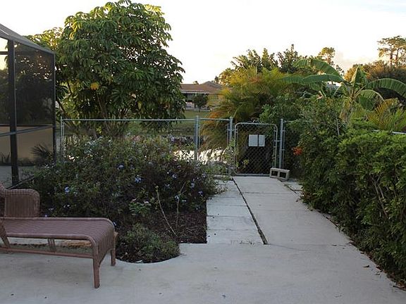 4th image of 3605 Beacon Dr