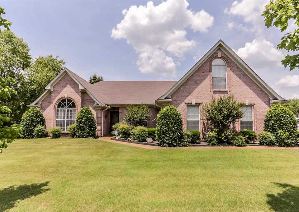 1st image of 25 Brookhaven Ln