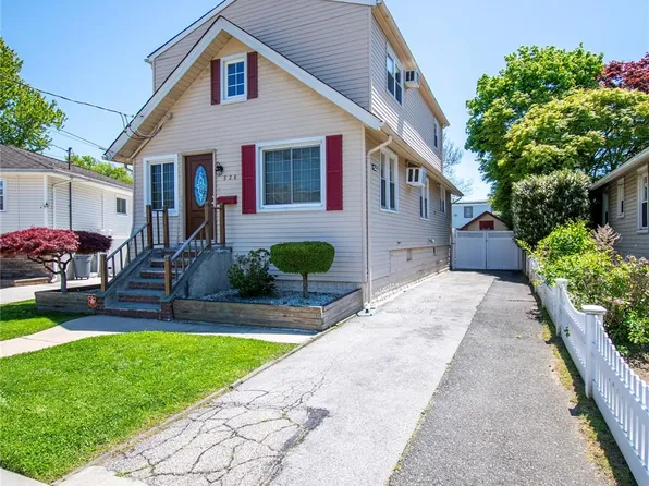 828 Jefferson Street, Baldwin, NY 11510