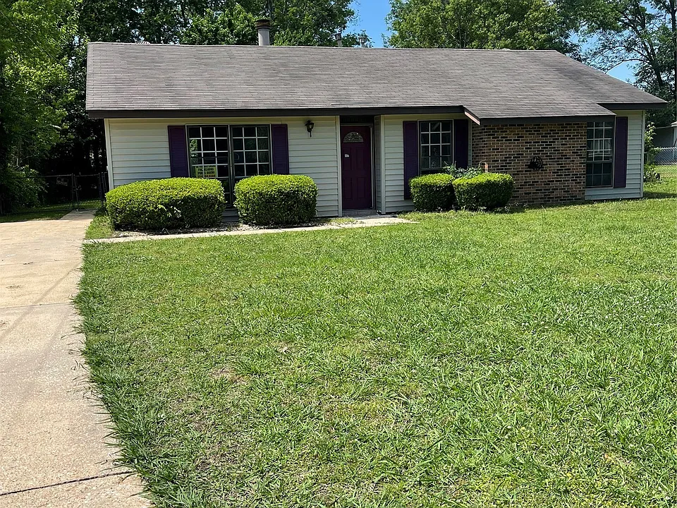 518 W Wilding Dr