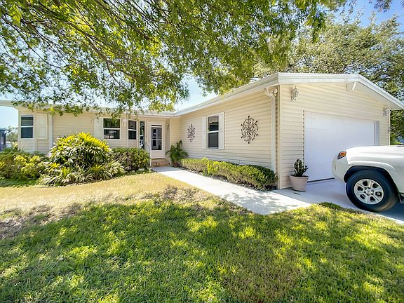 2nd image of 66 Beaver Lake Cir