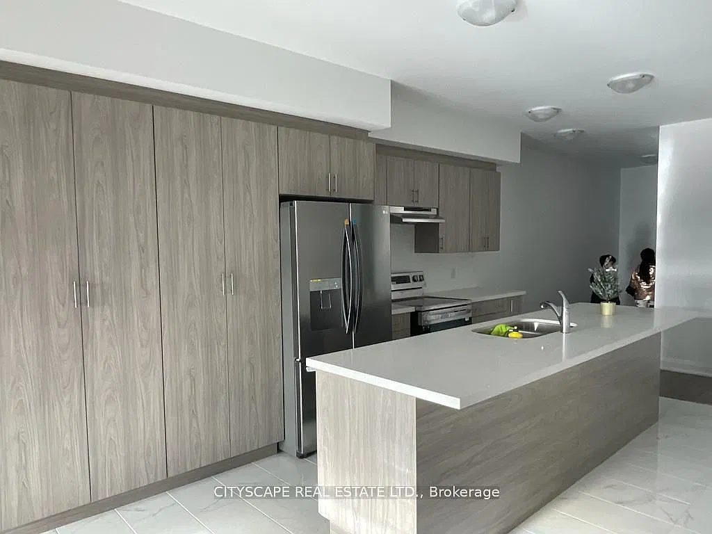 5 bed, $3,000 — Photo 4