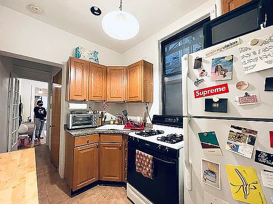 3rd image of 451 W 43rd St APT 1E