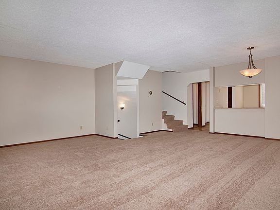 5th image of 5180 Lincoln Dr #207