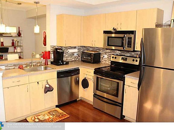 2nd image of 533 NE 3rd Ave APT 121
