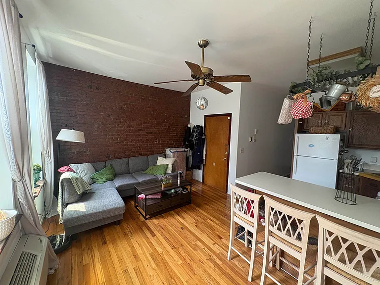 308 9th St #2G — Photo 10