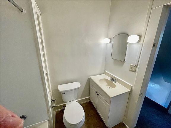 3rd image of 132 N Main St #2