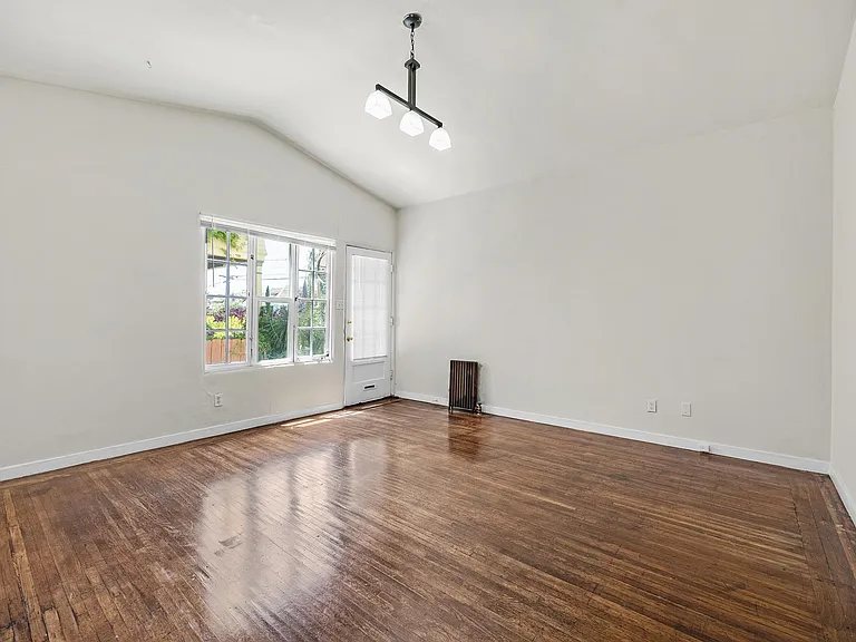 1619 Walnut St #C — Photo 8