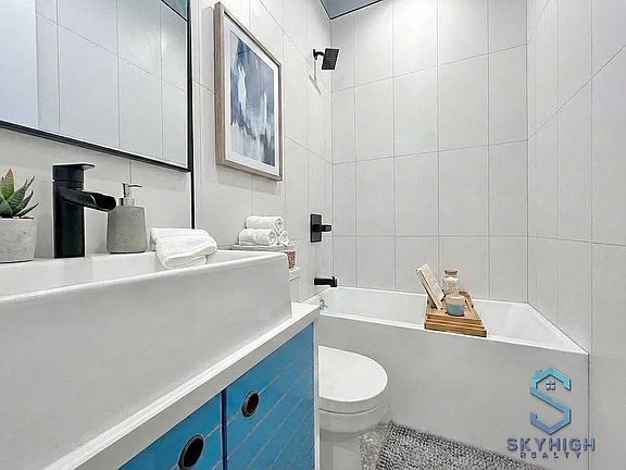 3rd image of 83 Beadel St #3B