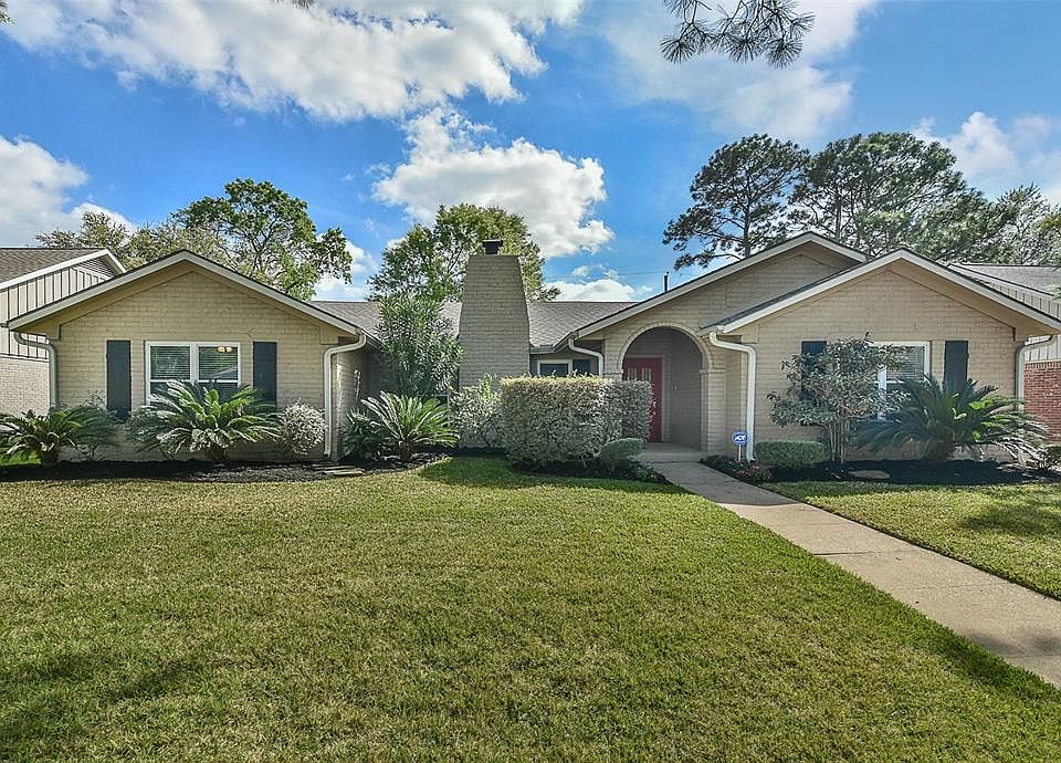 1st image of 10607 Candlewood Dr