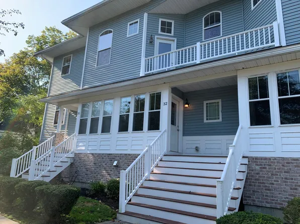 32 Madison St, Portsmouth, NH 03801