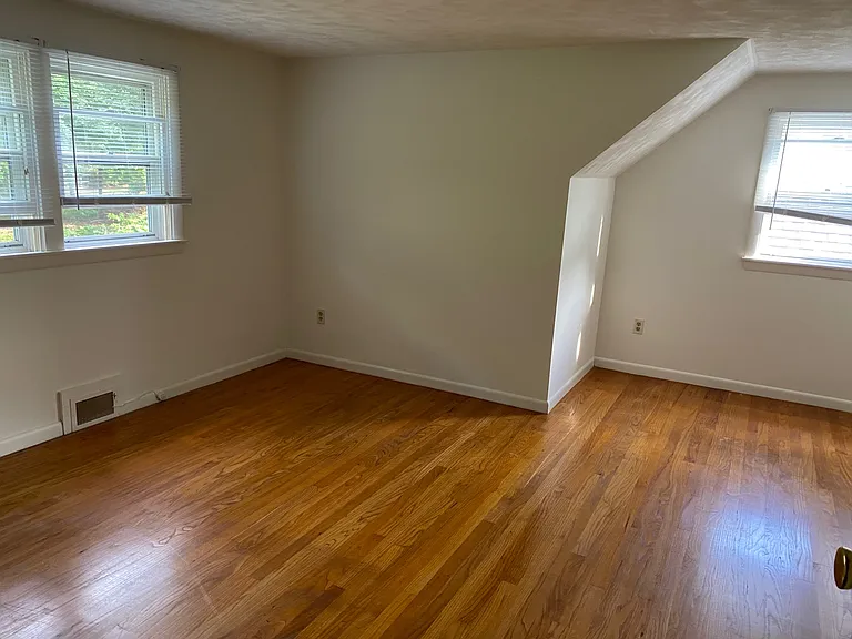 683 E Pleasant St — Photo 7