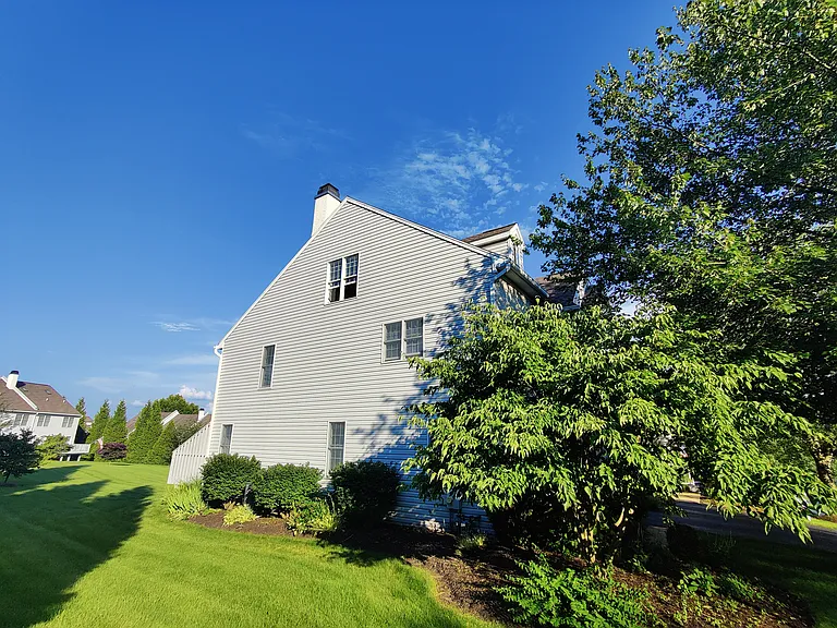 366 Bristol Cir — Photo 3