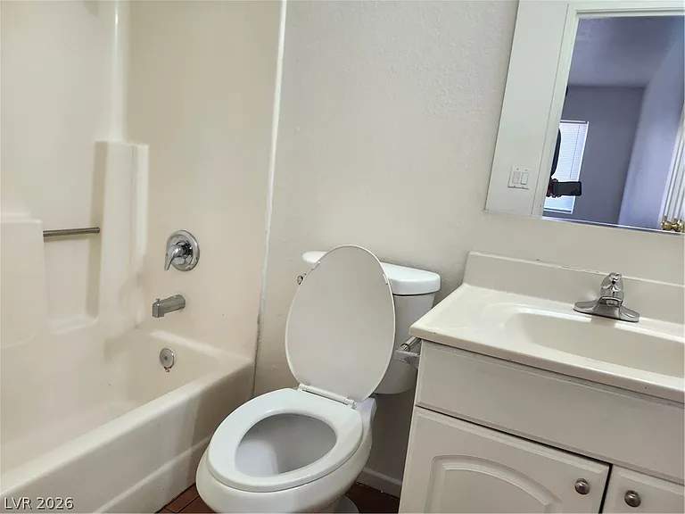3437 E Cheyenne Ave #D — Photo 11