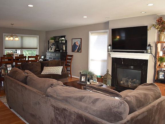 5th image of 1010 Ferndale Ave