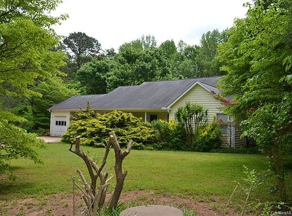 3rd image of 4014 Firethorn Ln