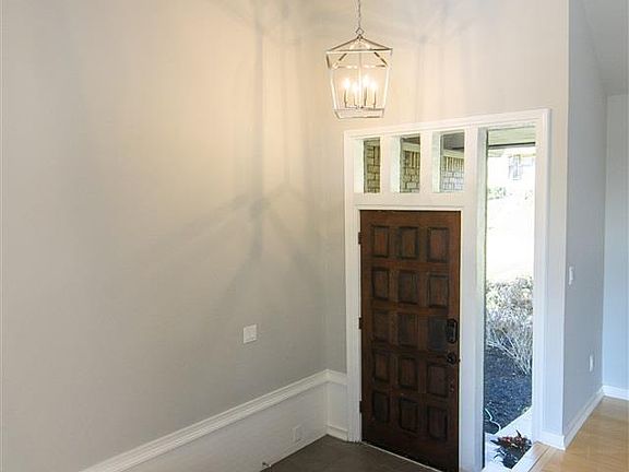 2nd image of 2558 Foothills Dr