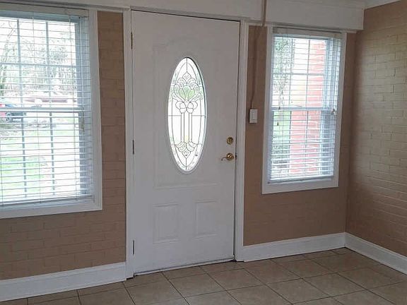 2nd image of 1527 Madison St