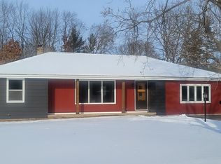 7106 Garbrecht Rd, Oconto Falls, WI 54154