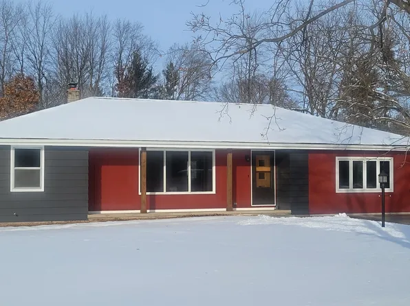 7106 Garbrecht Rd, Oconto Falls, WI 54154