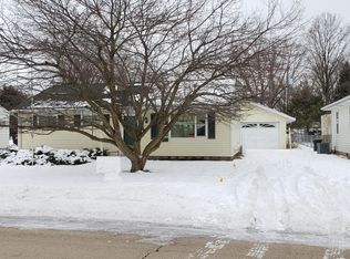 805 W 19th St, Sterling, IL 61081